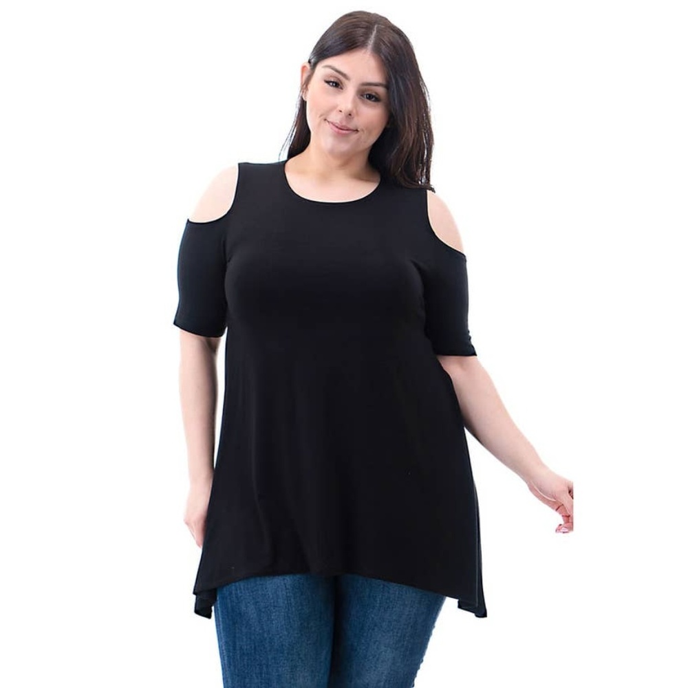 🚨🚨🚨Plus Size Flowy Cold Shoulder in Black